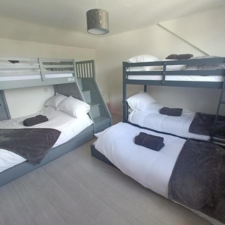 Alton Towers & Foxtail Barns & Oak Barns & Peak District Villa Wetleyrocks Buitenkant foto