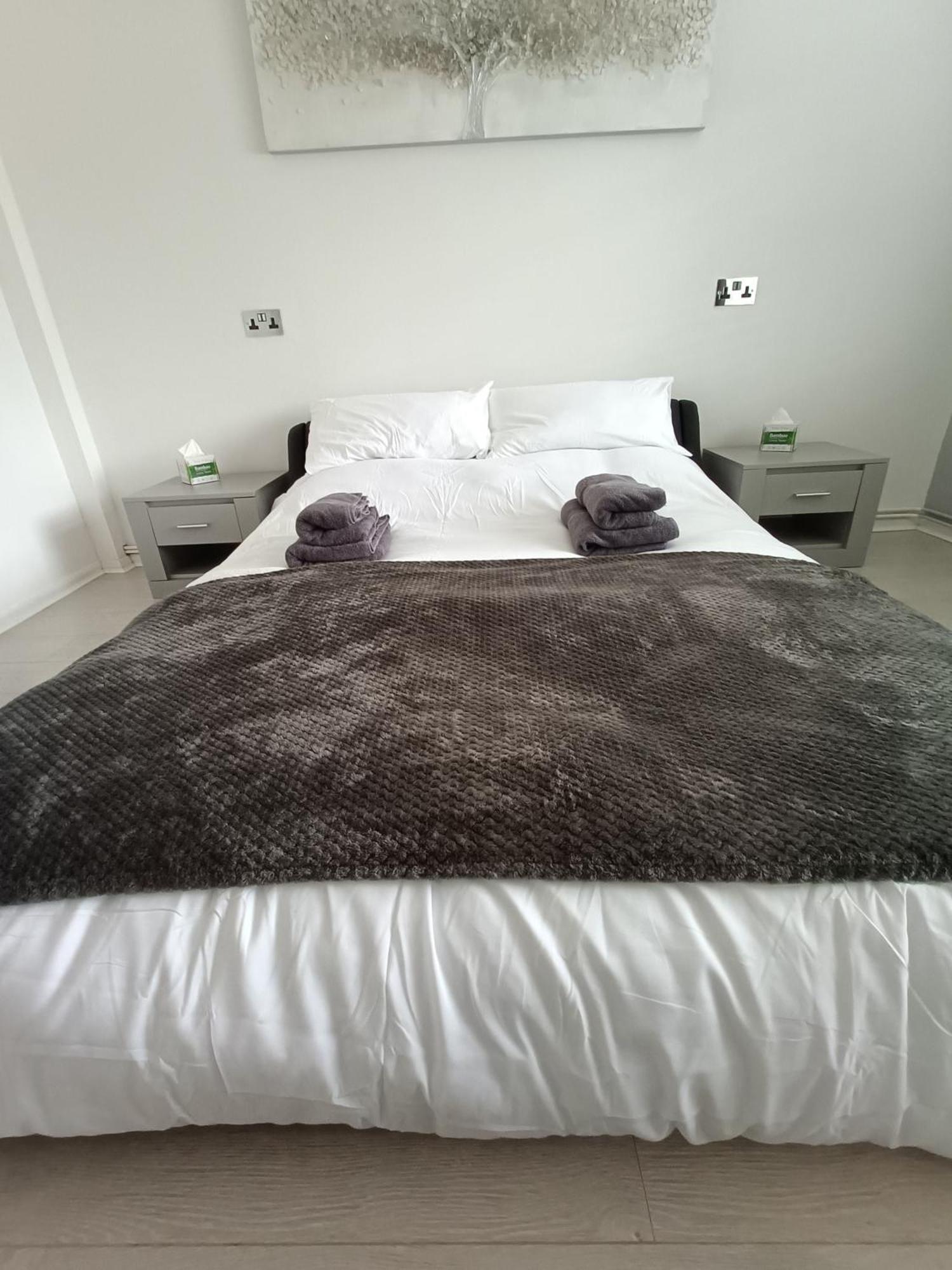 Alton Towers & Foxtail Barns & Oak Barns & Peak District Villa Wetleyrocks Buitenkant foto